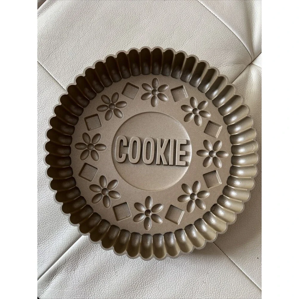 Williams Sonoma Pan Mold Cookie Cake 1 Piece 9
